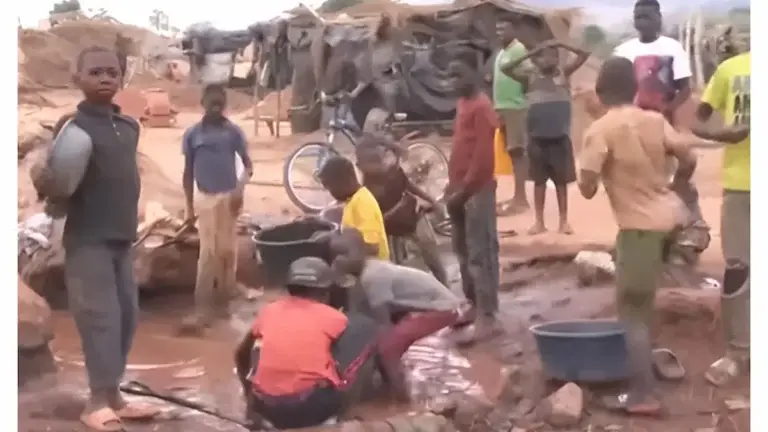 Abandono escolar mineração ouro Manica atinge mais 700 alunos